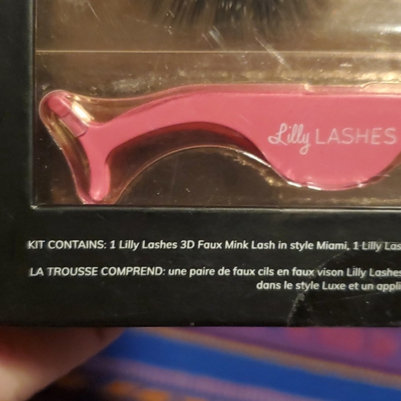 Lilly lashes faux lash set with applicator - Picture 4 of 5